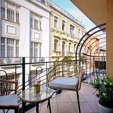 Leda Hideaway By Nw